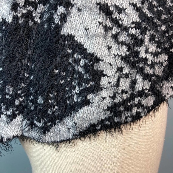 Sioni Blk Gry Snkspn Pythn Patt Eyelash Knit Sweater Vest Sz S - Picture 5 of 16